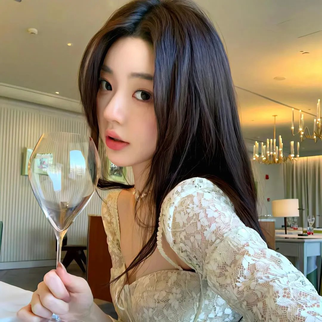 驼背人与舞女
